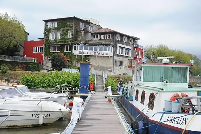 Hotel Le Bellevue Les Roches-de-Condrieu Exterior photo